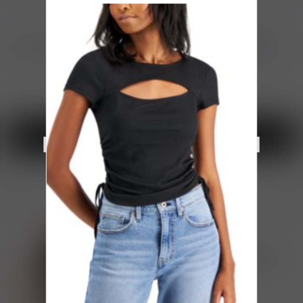 Juniors cutout ruched knit tee